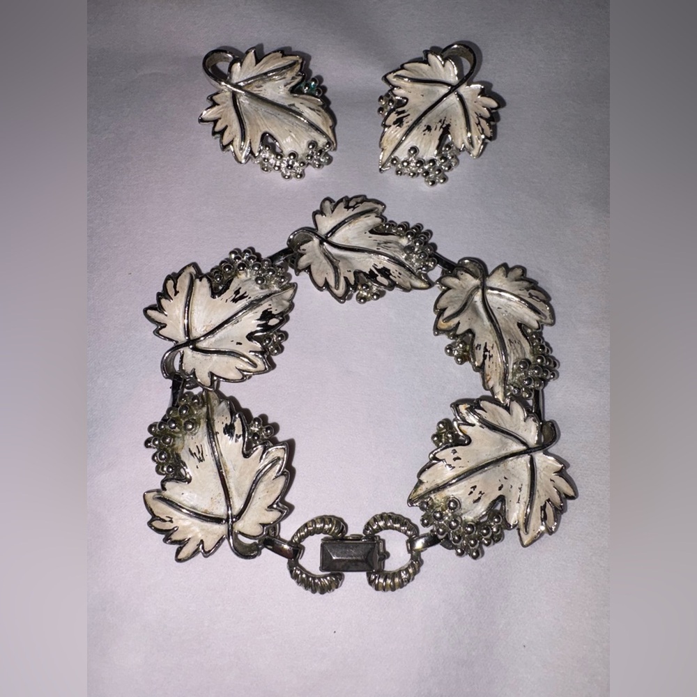 "Whispering Leaf" Vintage Sarah Coventry Bracelet with Earrings